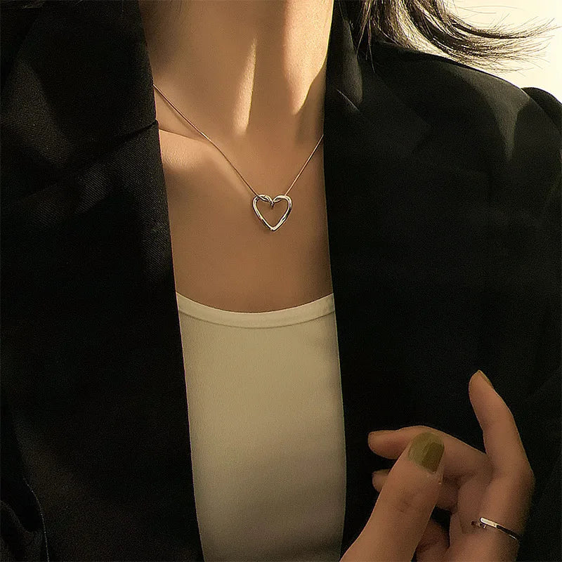 Elegant Jewelry Shell Heart Pendant Necklace Irregula Imitation Pearl Chain Unquie Women Valentine's Fashion Necklace N0436