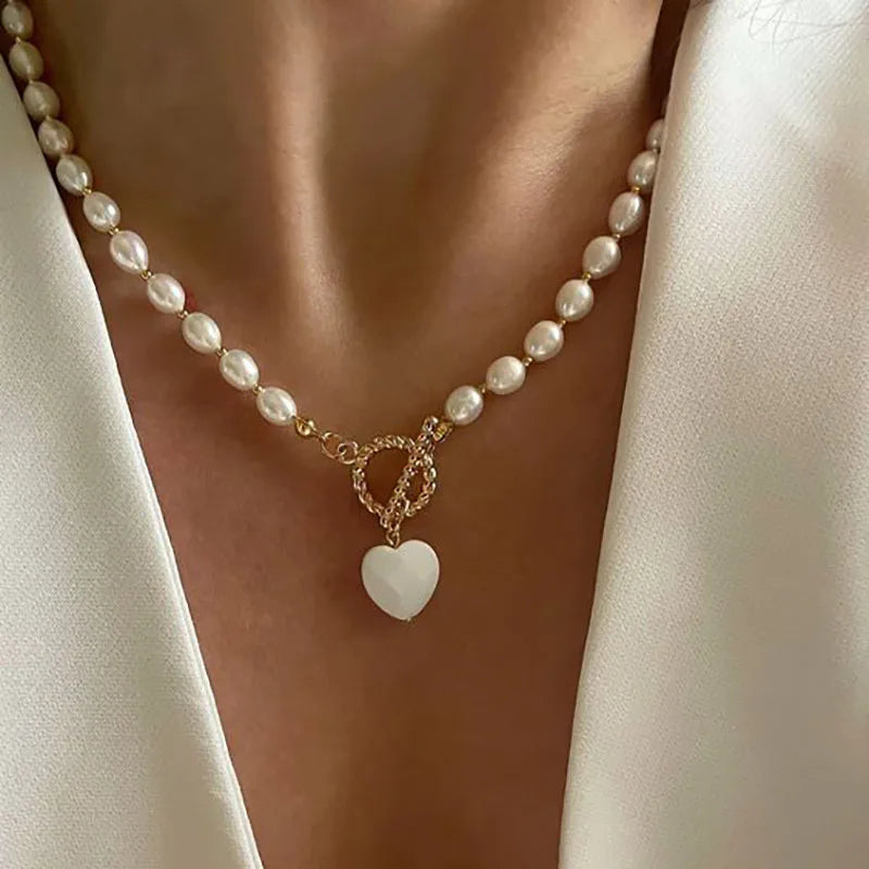 Elegant Jewelry Shell Heart Pendant Necklace Irregula Imitation Pearl Chain Unquie Women Valentine's Fashion Necklace N0436